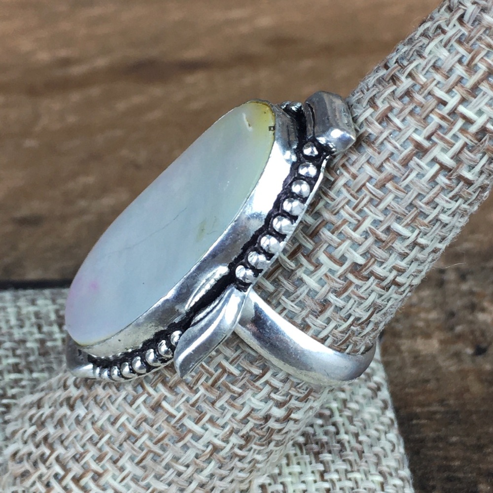 New Mother Of Pearl MOP Statement Silver Overlay Ring Size 8 - Picture 6 of 11